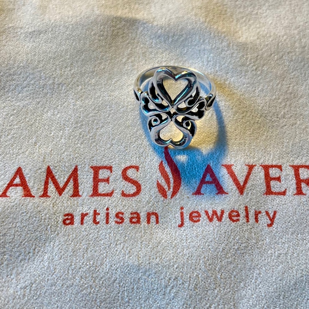 Retired James Avery Ornate Heart Ring